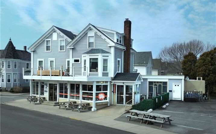Pictures of Mixed Use, Multifamily, Retail property located at 7 Carroll Avenue, Newport, RI 02840 for sales - image #1