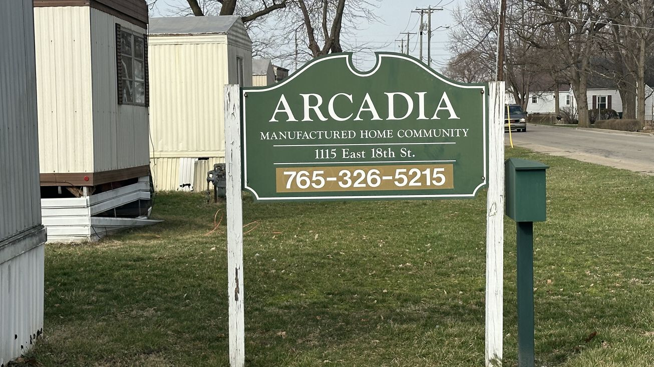 Pictures of Mobile Home Park property located at 1115 E 18th St, Muncie, IN 47302 for sales - image #1