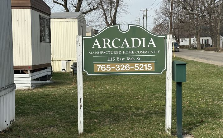 Pictures of Mobile Home Park property located at 1115 E 18th St, Muncie, IN 47302 for sales - image #1