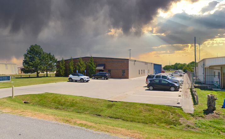 Pictures of Industrial property located at 1302 N Grand St, Hutchinson, KS 67501 for sales - image #1
