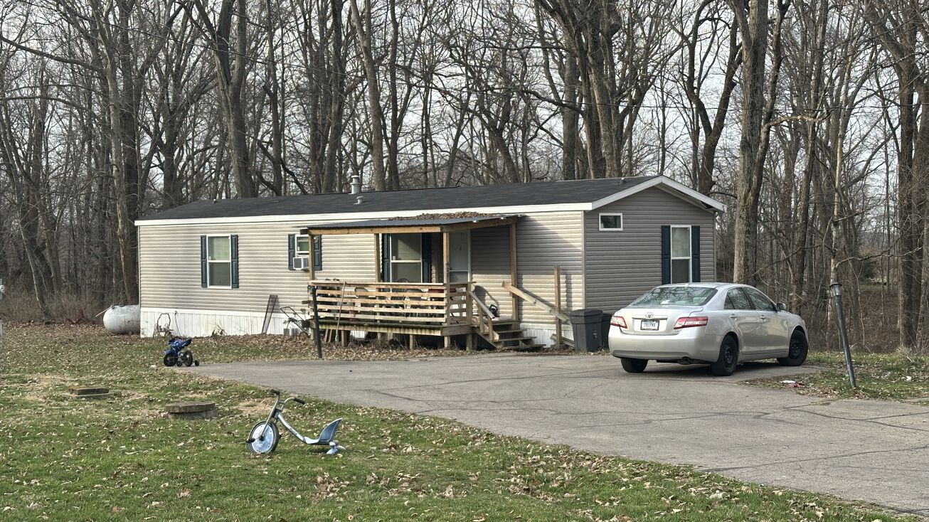 Pictures of Mobile Home Park property located at 584 N Woodland Ct, Liberty, IN 47353 for sales - image #1