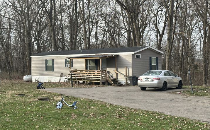 Pictures of Mobile Home Park property located at 584 N Woodland Ct, Liberty, IN 47353 for sales - image #1