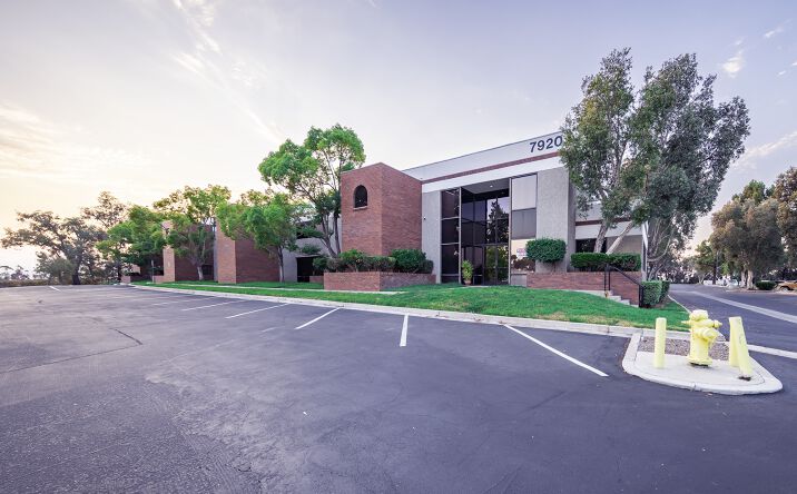 Pictures of Industrial property located at 7964 Arjons Dr, San Diego, CA 92126 for sales - image #1