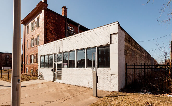 Pictures of Retail property located at 3711 2nd Ave, Detroit, MI 48201 for sales - image #1