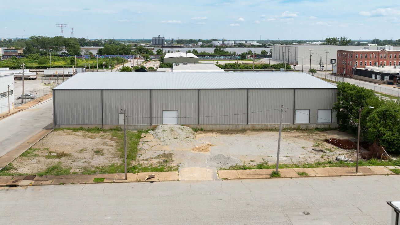 Pictures of Office, Industrial property located at 2500 Dekalb St, St. Louis, MO 63104 for sales - image #1