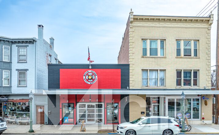 Pictures of Retail property located at 137 N Hanover St, Carlisle, PA 17013 for sales - image #1