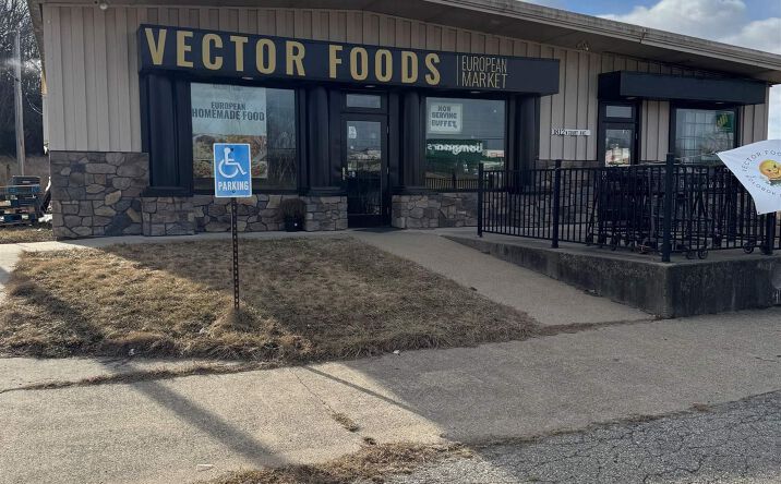 Pictures of Retail property located at 1812 Court Avenue, Chariton, IA 50049 for sales - image #1