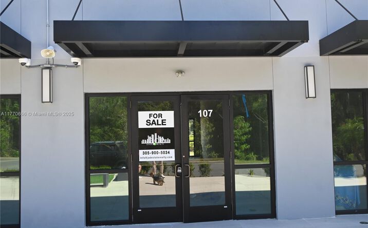 Pictures of Retail property located at 3370 ROUSE RD # 107, Orlando, FL 32819 for sales - image #1
