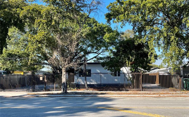 Pictures of Multifamily property located at 931 Opa Locka Blvd, Opa-Locka, FL 33054 for sales - image #1