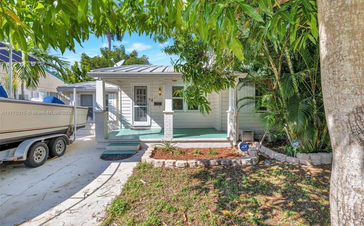 Pictures of Mixed Use property located at 217 SE 10th St, Fort Lauderdale, FL 33316 for sales - image #1