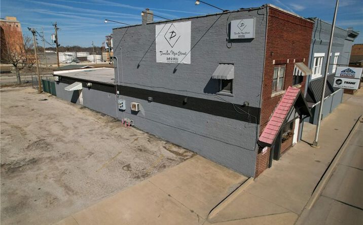 Pictures of Retail property located at 509 E Main St, Danville, IL 61832 for sales - image #1