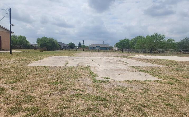 Pictures of Land property located at 0 N Expressway 77, Combes, TX 78535 for sales - image #1