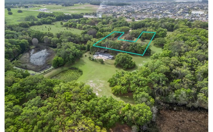 Pictures of Land property located at 747 Co Rd 466A, Fruitland Park, FL 34731 for sales - image #1