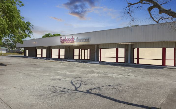 Pictures of Retail property located at 6175 Babcock St SE, Palm Bay, FL 32909 for sales - image #1