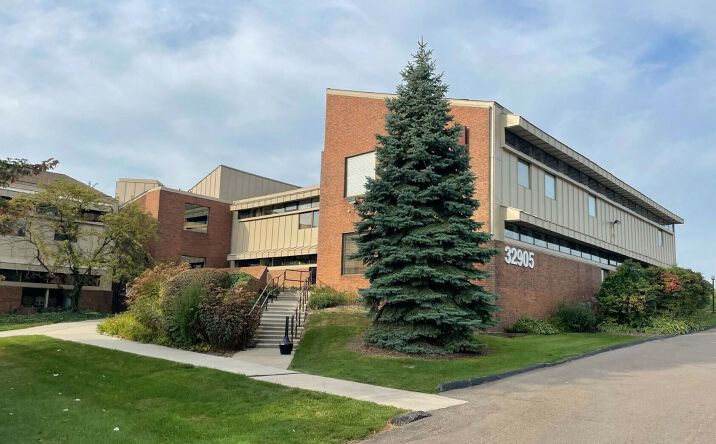 Pictures of Office property located at 32905 W 12 Mile Rd, Farmington Hills, MI 48334 for sales - image #1