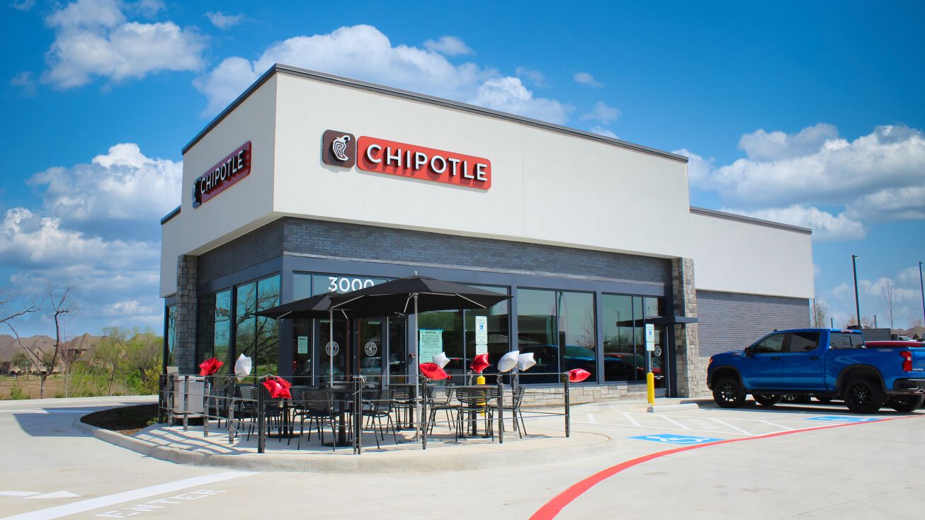 Pictures of Retail property located at 3000 N Goliad St, Rockwall, TX 75087 for sales - image #1