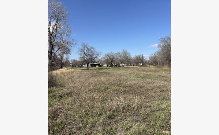 Pictures of Land, Mixed Use, Multifamily, Office property located at 17423 Fx Ball Dr, Elmendorf, TX 78112 for sales - image #1