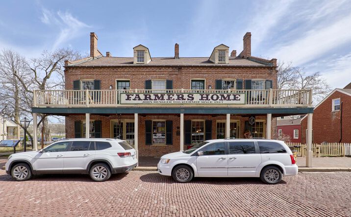 Pictures of Retail property located at 700 S Main St, Saint Charles, MO 63301 for sales - image #1