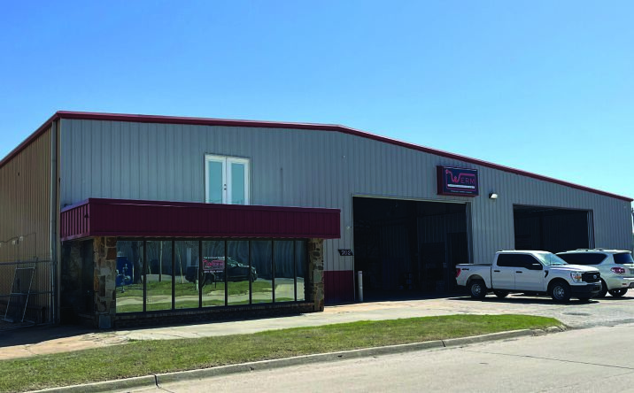 Pictures of Industrial property located at 702 Overhead Dr, Oklahoma City, OK 73128 for sales - image #1
