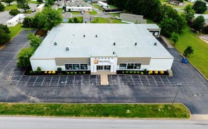 Pictures of Retail property located at 1410 N 12th St, Murray, KY 42071 for sales - image #1