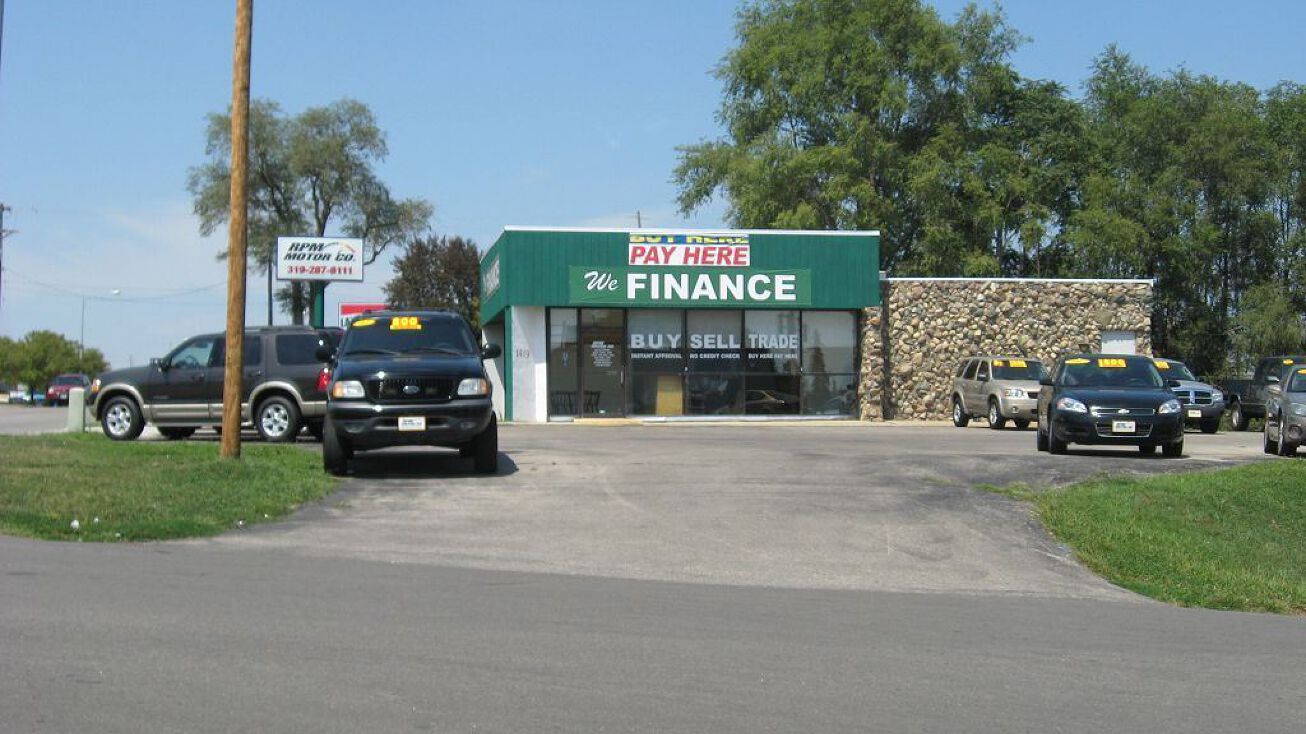 1419 La Porte Rd, Waterloo, IA 50702