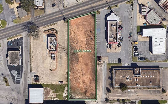 Pictures of Land, Retail property located at 9 Pass Rd, Gulfport, MS 39507 for sales - image #1
