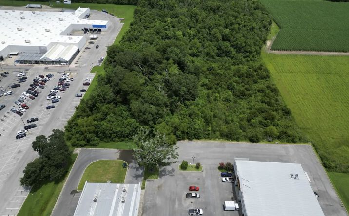 Pictures of Retail, Office, Land property located at 3109 Veterans Memorial Drive, Abbeville, LA 70510 for sales - image #1