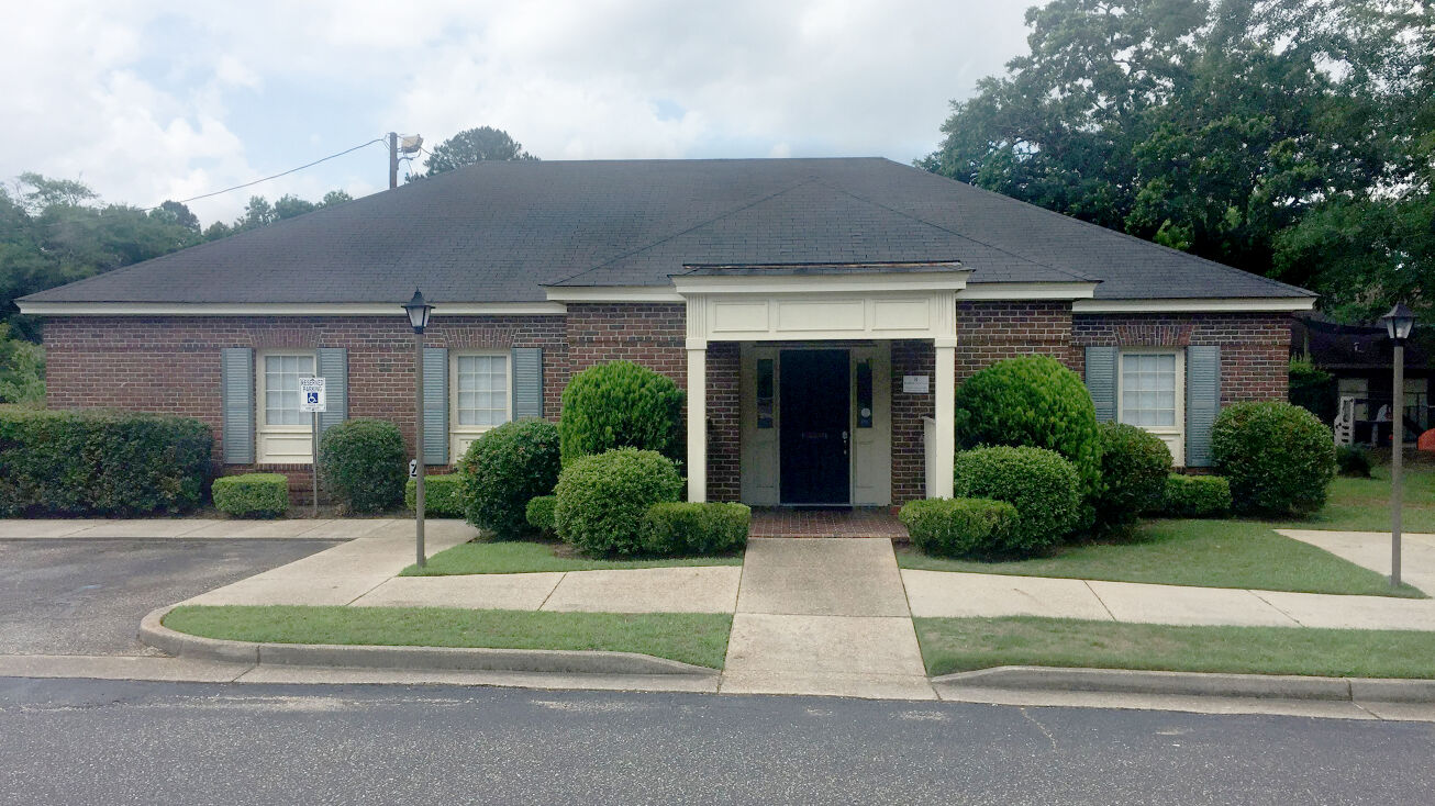 517 Dr, Mobile, AL 36609