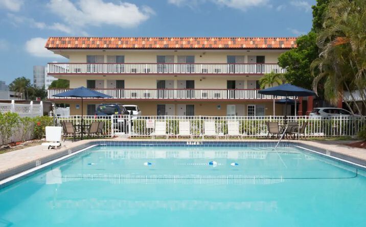 Pictures of Hospitality, Land property located at 1425 S Tamiami Trail, Sarasota, FL 34239 for comps - image #1