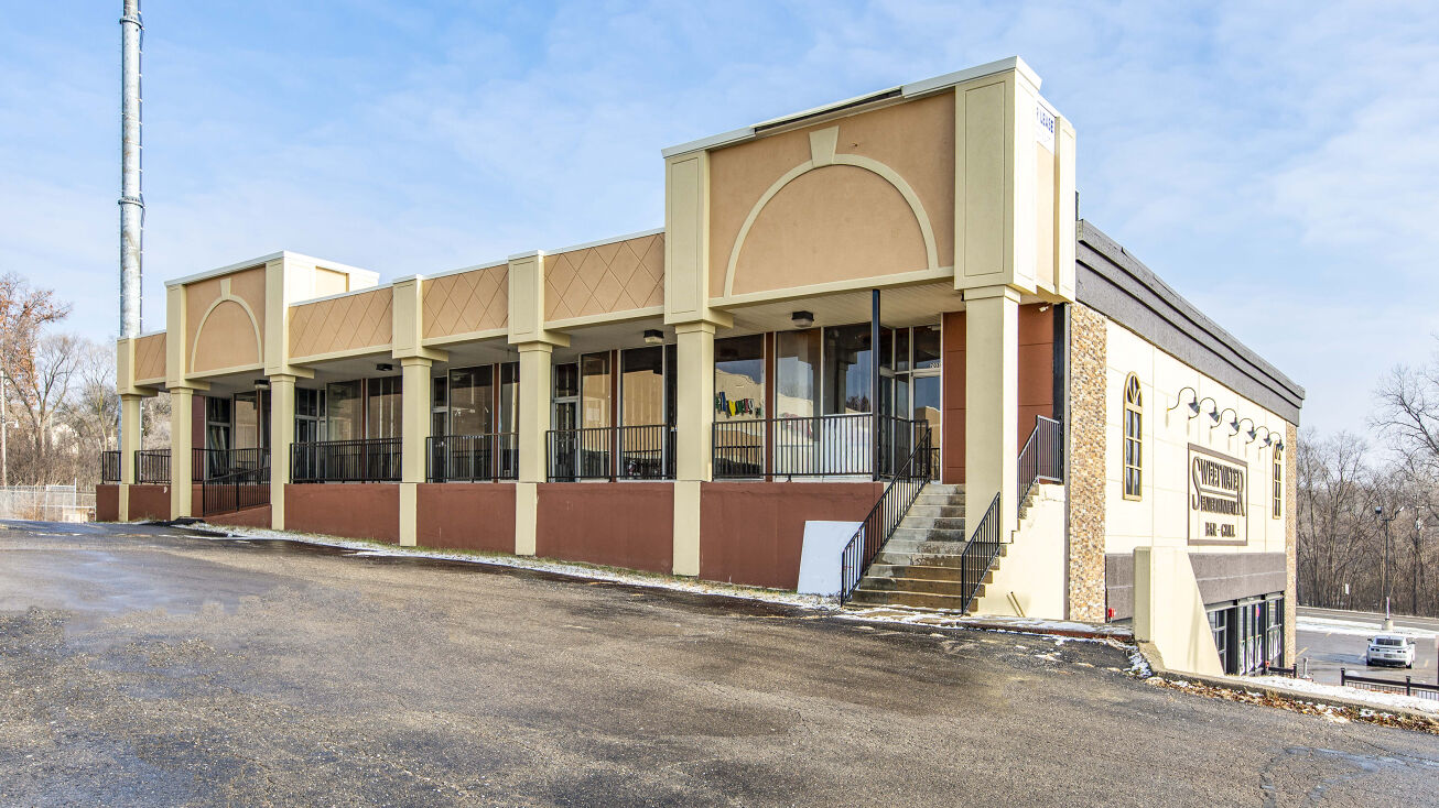 Pictures of Retail property located at 1450 S Hospital Rd, Waterford Township, MI 48327 for sales - image #1