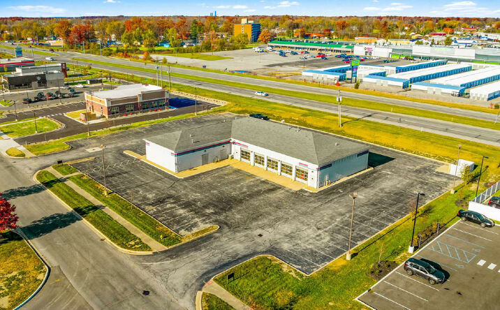 Pictures of Retail property located at 7811 N Southtown Crossing, Fort Wayne, IN 46816 for sales - image #1