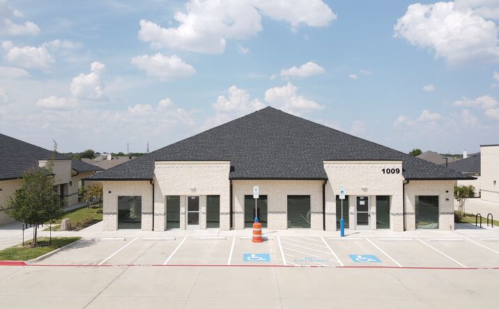 Pictures of Office, Retail property located at 1009 FM1187, Crowley, TX 76036 for sales - image #1