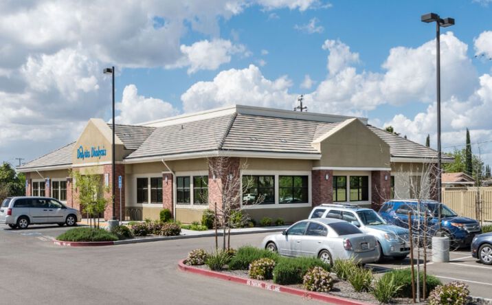 Pictures of Retail, Office property located at 510 E N Way, Dinuba, CA 93618 for comps - image #1