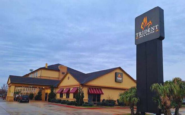 Pictures of Hospitality, Retail property located at 12340 I-10 Service Rd, New Orleans, LA 70128 for sales - image #1