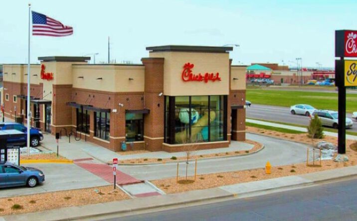 Pictures of Retail property located at 3601 Quebec St, Denver, CO 80207 for comps - image #1
