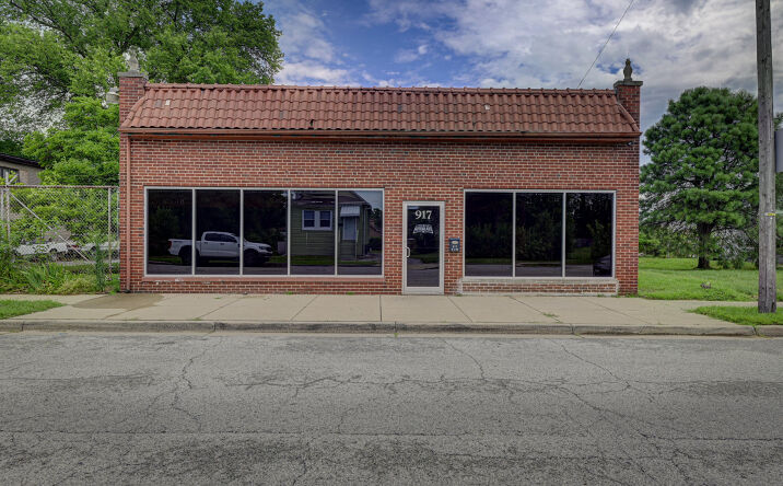 Pictures of Retail property located at 917 Conkey Street, Hammond, IN 46320 for sales - image #1