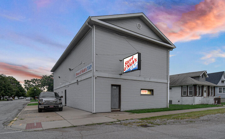 Pictures of Retail property located at 1105 Gostlin Street, Hammond, IN 46327 for sales - image #1