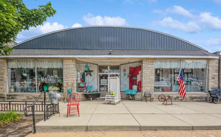 Pictures of Mixed Use, Retail, Business for Sale property located at 821 S Halleck Street, DeMotte, IN 46310 for sales - image #1