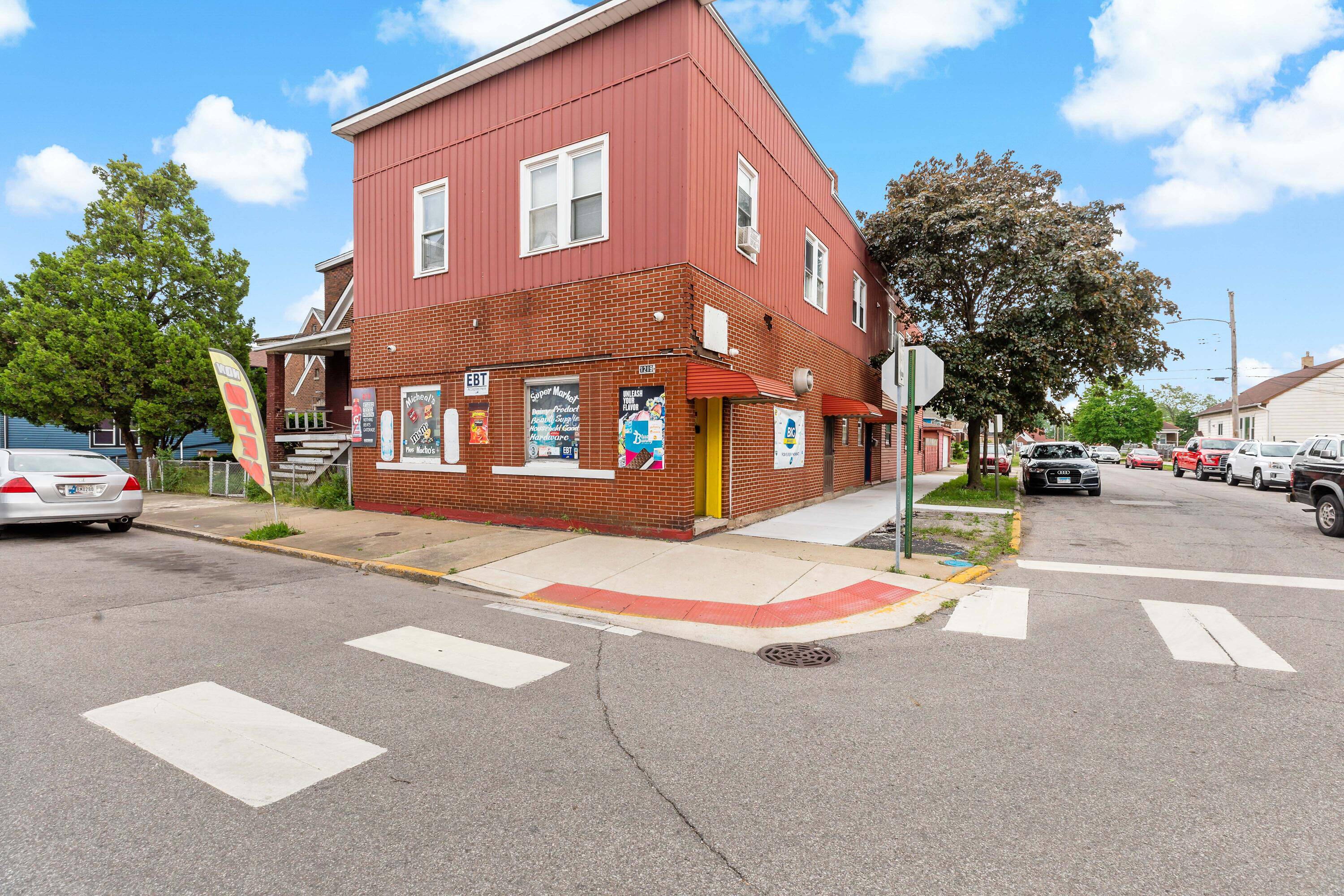 1219 W 150th St