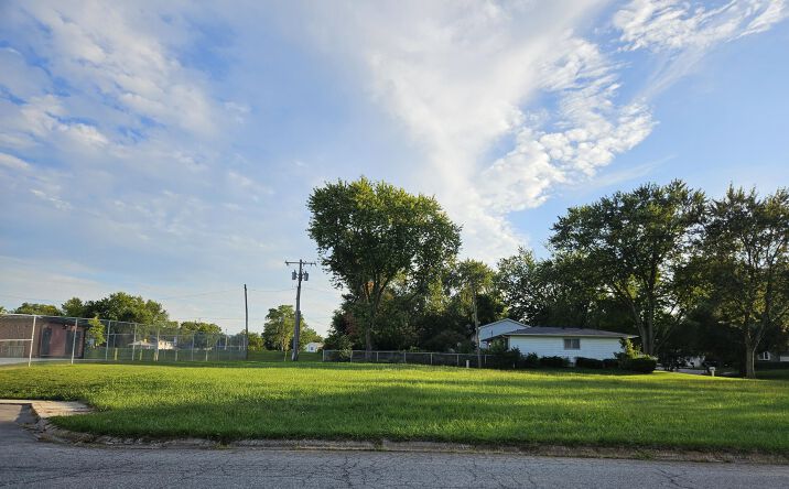 Pictures of Land property located at 855 W 70th Place, Merrillville, IN 46410 for sales - image #1