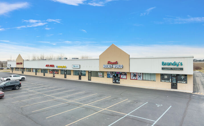 Pictures of Retail property located at 5671-5719 Bay Rd, Saginaw, MI 48604 for sales - image #1