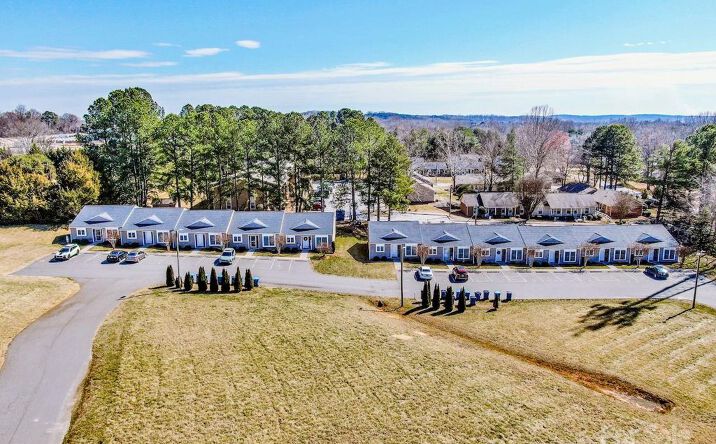 Pictures of Multifamily property located at 125 1st Ave Dr SE, Taylorsville, NC 28681 for sales - image #1