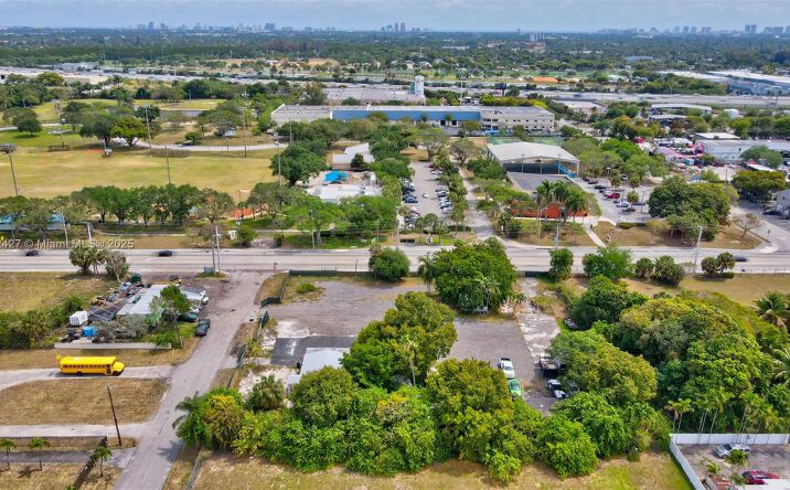 Pictures of Industrial, Retail property located at 2160 NW 24th St, Fort Lauderdale, FL 33311 for sales - image #1