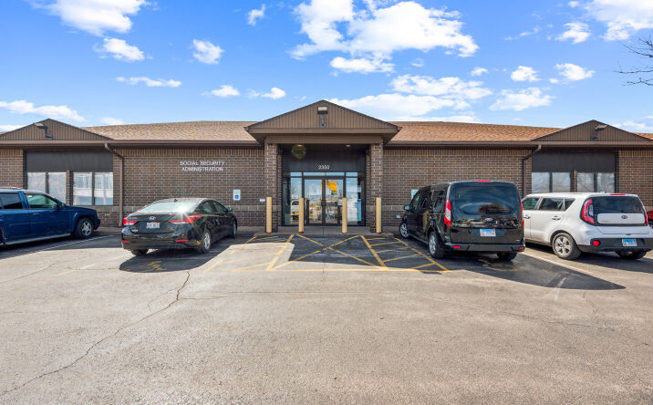 Pictures of Office property located at 2350 4th Ave, Rock Island, IL 61201 for sales - image #1