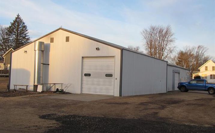 Pictures of Industrial property located at 401 E Grove St, Maquoketa, IA 52060 for sales - image #1