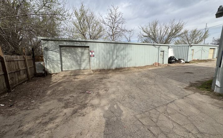 Pictures of Industrial property located at 6710 NW 10th St, Oklahoma City, OK 73127 for sales - image #1