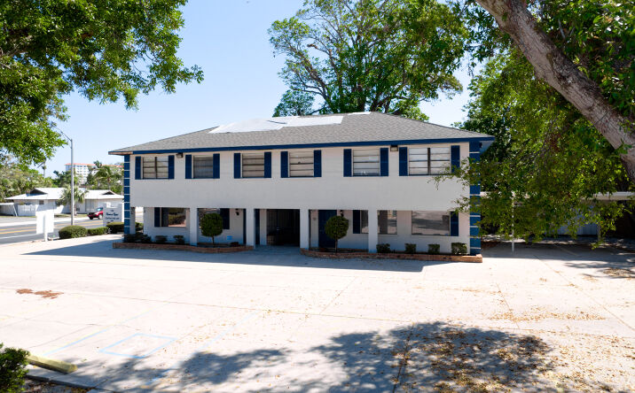Pictures of Office property located at 2027 & 2101 Manatee Ave W, Bradenton, FL 34205 for sales - image #1
