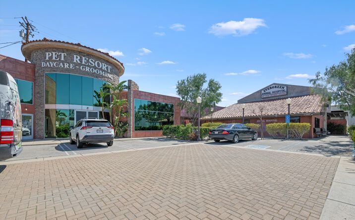 Pictures of Retail property located at 23947 Newhall Ave, Santa Clarita, CA 91321 for sales - image #1