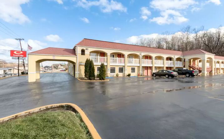 Pictures of Hospitality property located at 3325 US-60, Huntington, WV 25705 for sales - image #1