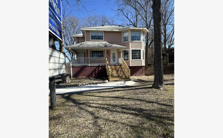Pictures of Hospitality, Multifamily, Office property located at 115 E Van Buren, Eureka Springs, AR 72632 for sales - image #1